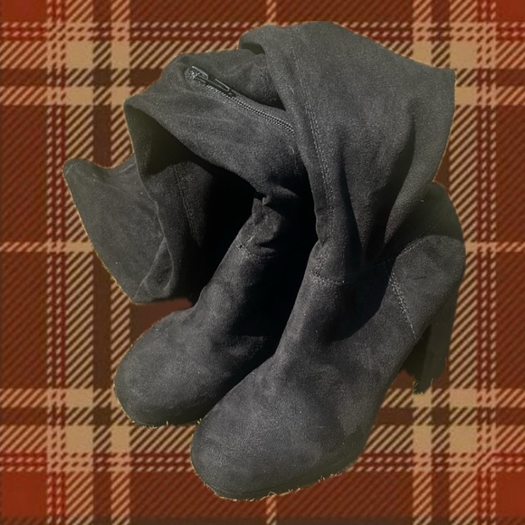 Boots - Picture 6 of 7